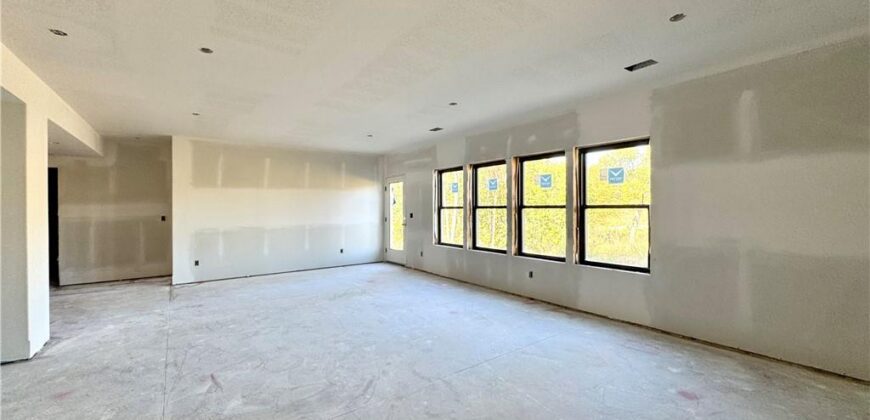 8504 NW 90th Terrace, Kansas City, MO 64153