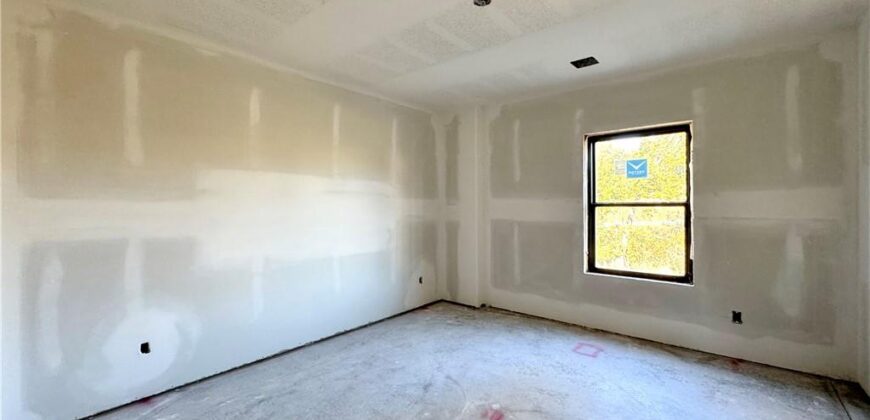 8504 NW 90th Terrace, Kansas City, MO 64153
