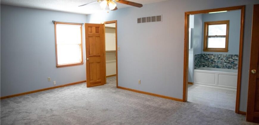 1332 Campbell Avenue, Liberty, MO 64068