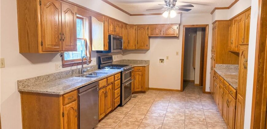 1332 Campbell Avenue, Liberty, MO 64068