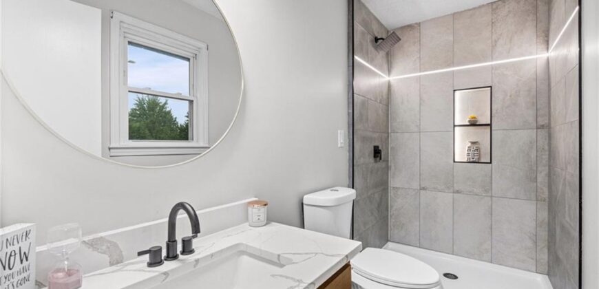 1900 Karlton Way, Excelsior Springs, MO 64024