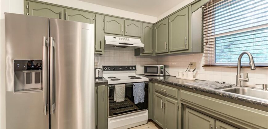 8911 NE 74th Street, Kansas City, MO 64158