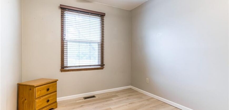 8911 NE 74th Street, Kansas City, MO 64158