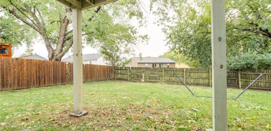 8911 NE 74th Street, Kansas City, MO 64158