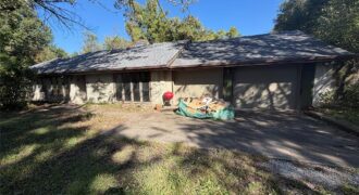 1405 Lynwood Court, Liberty, MO 64068