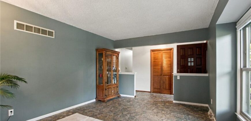 6009 N Wyandotte Street, Gladstone, MO 64118