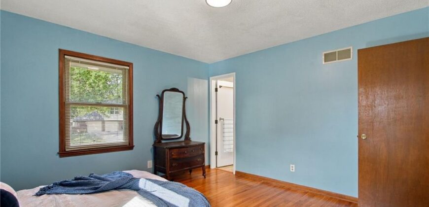 6009 N Wyandotte Street, Gladstone, MO 64118
