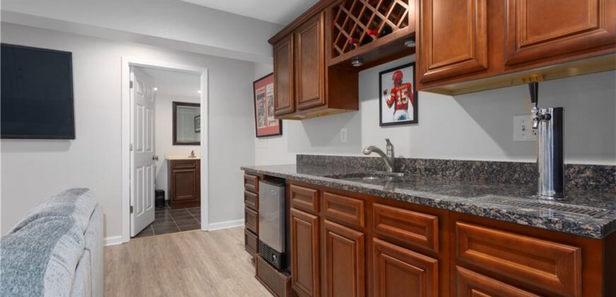 8423 N Paris Court, Kansas City, MO 64153