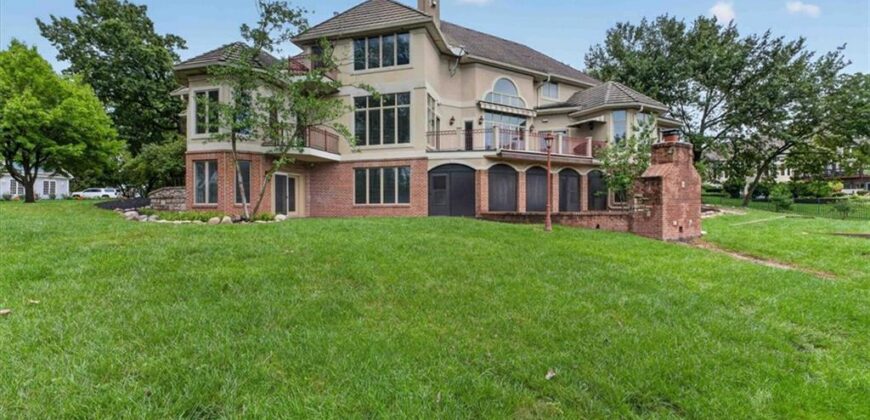 1416 Woodbury Drive, Liberty, MO 64068