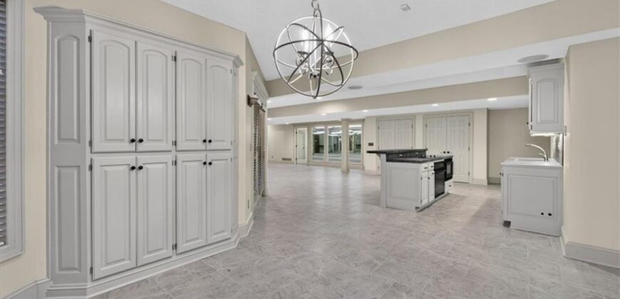 1416 Woodbury Drive, Liberty, MO 64068