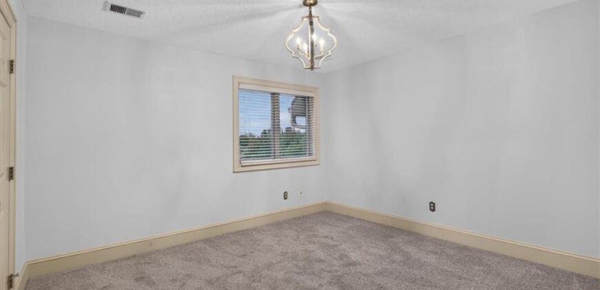 1416 Woodbury Drive, Liberty, MO 64068