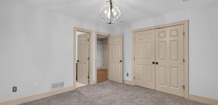 1416 Woodbury Drive, Liberty, MO 64068