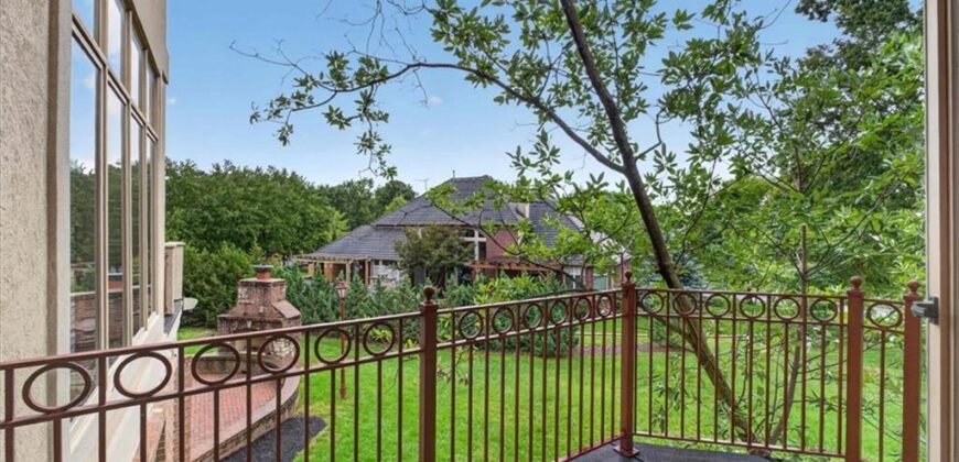 1416 Woodbury Drive, Liberty, MO 64068