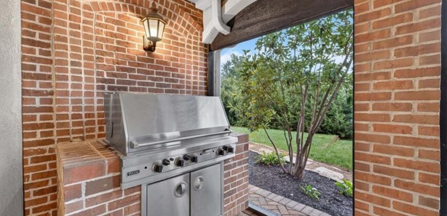 1416 Woodbury Drive, Liberty, MO 64068