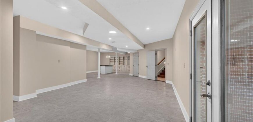 1416 Woodbury Drive, Liberty, MO 64068