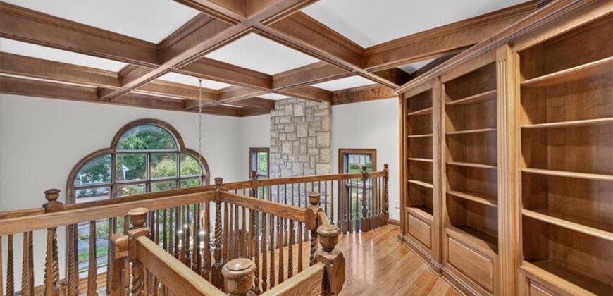 1416 Woodbury Drive, Liberty, MO 64068