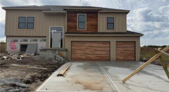 2121 Deerfield Terrace, Liberty, MO 64068