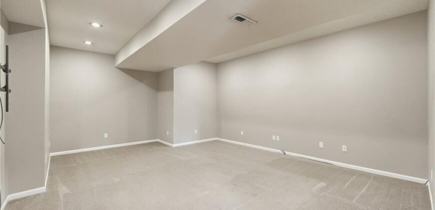 1104 NW 91st Terrace, Kansas City, MO 64155