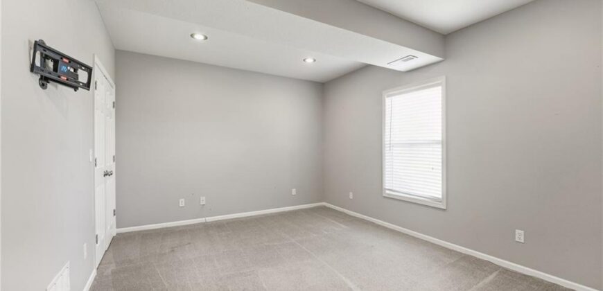 1104 NW 91st Terrace, Kansas City, MO 64155