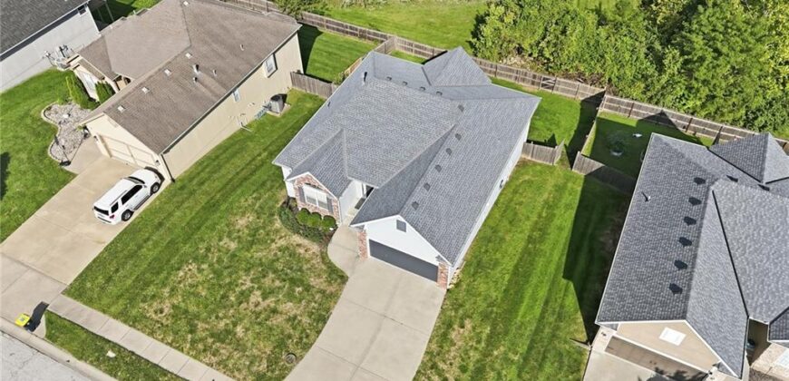 1104 NW 91st Terrace, Kansas City, MO 64155