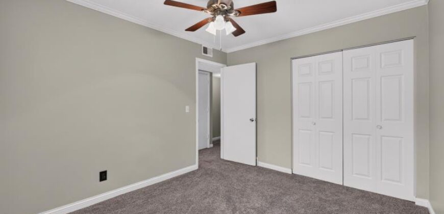 6811 N Askew Circle, Gladstone, MO 64119
