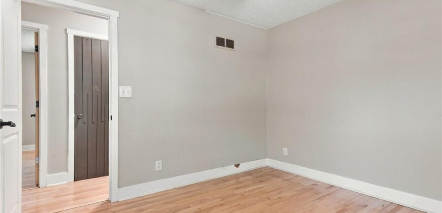 1210 N Withers Road, Liberty, MO 64068