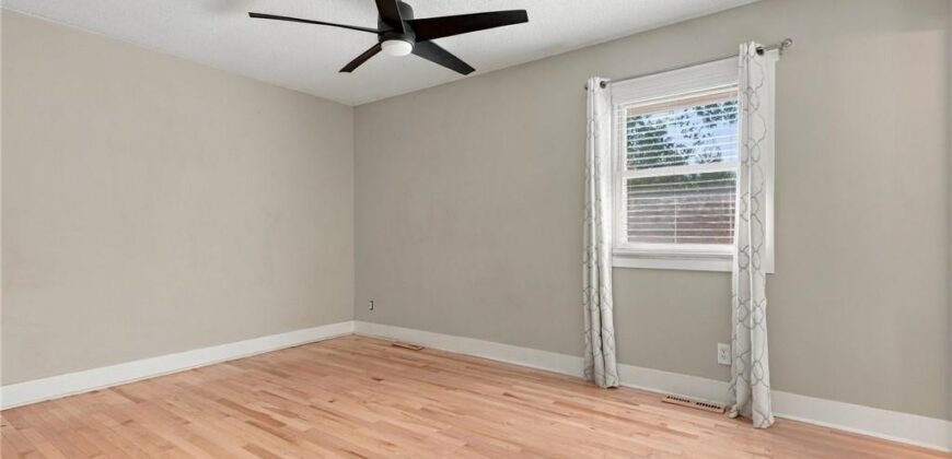 1210 N Withers Road, Liberty, MO 64068