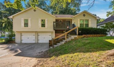 1210 N Withers Road, Liberty, MO 64068