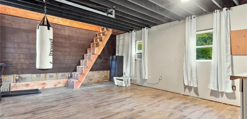 1210 N Withers Road, Liberty, MO 64068