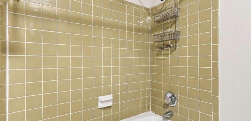 1210 N Withers Road, Liberty, MO 64068