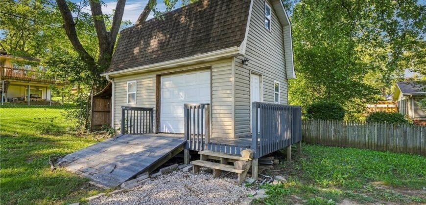 1210 N Withers Road, Liberty, MO 64068