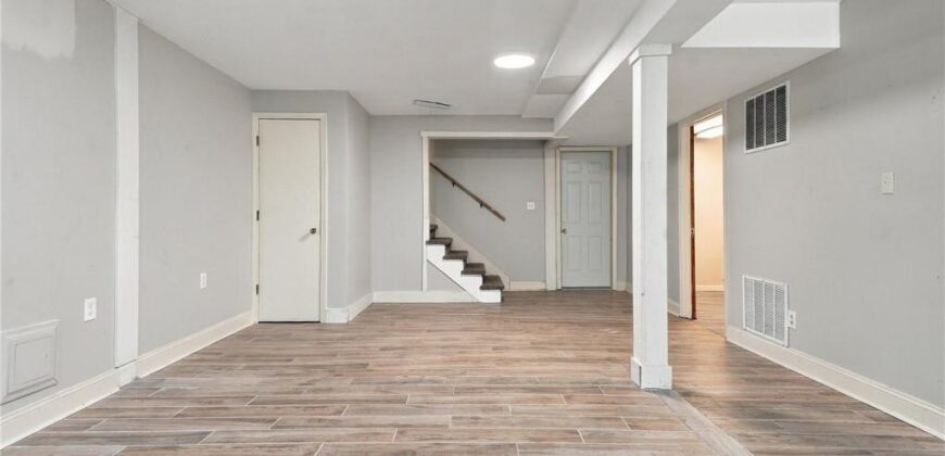 1210 N Withers Road, Liberty, MO 64068