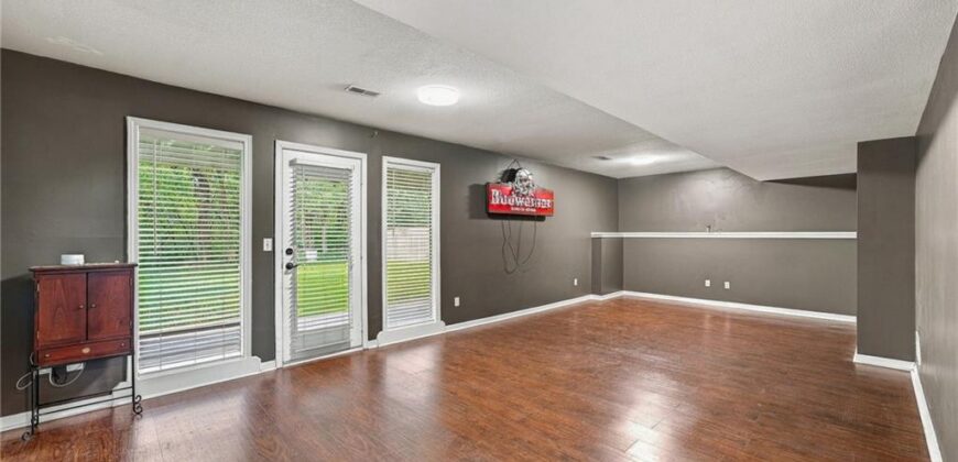 7552 N Tullis Avenue, Kansas City, MO 64158