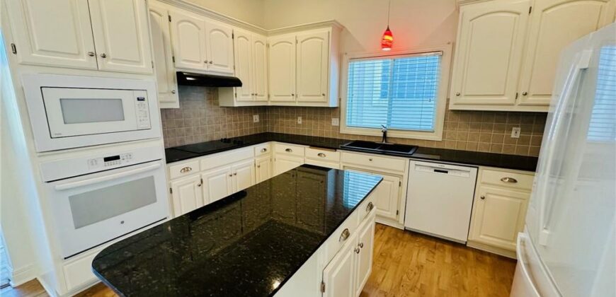 1912 Carter Court, Liberty, MO 64068