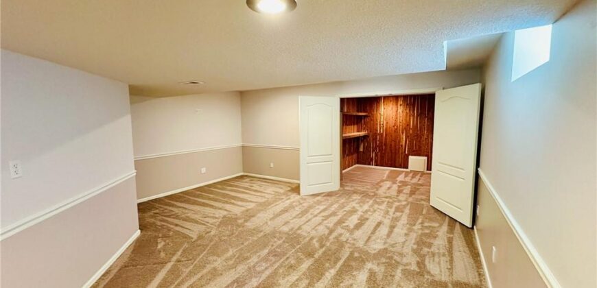 1912 Carter Court, Liberty, MO 64068