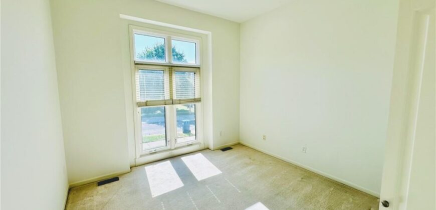 1912 Carter Court, Liberty, MO 64068