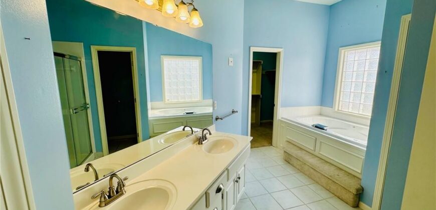 1912 Carter Court, Liberty, MO 64068