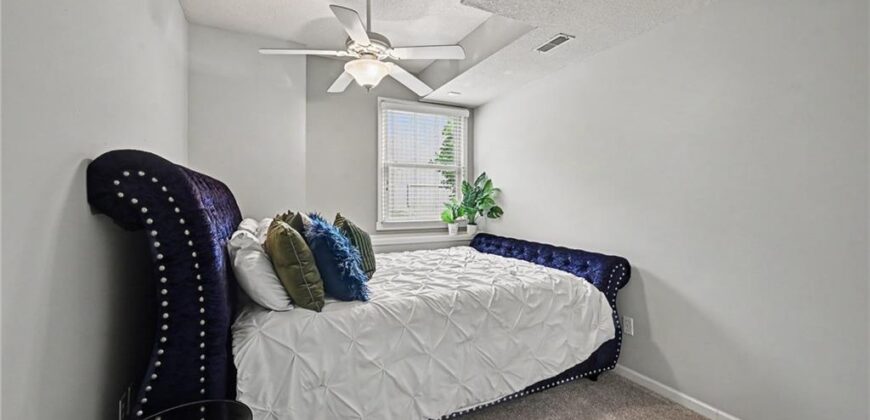 14090 NW 64th Terrace, Parkville, MO 64152