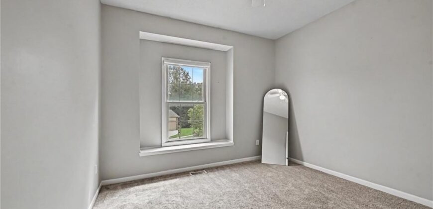 14090 NW 64th Terrace, Parkville, MO 64152