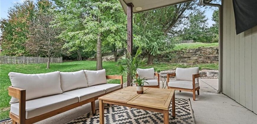 14090 NW 64th Terrace, Parkville, MO 64152
