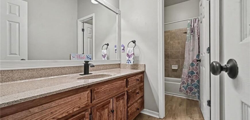 14090 NW 64th Terrace, Parkville, MO 64152