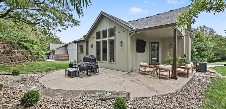 14090 NW 64th Terrace, Parkville, MO 64152
