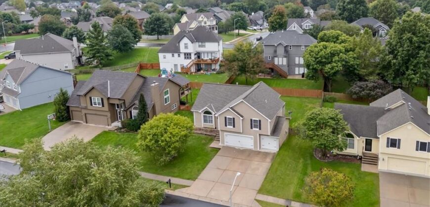 7418 N Sycamore Avenue, Kansas City, MO 64158