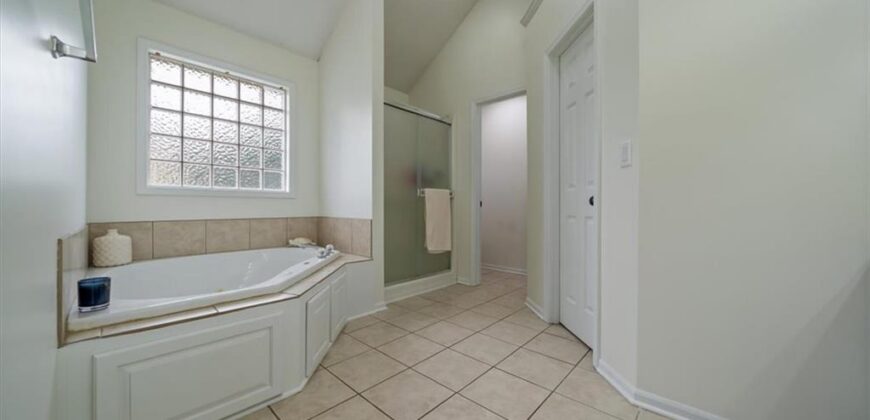 7418 N Sycamore Avenue, Kansas City, MO 64158