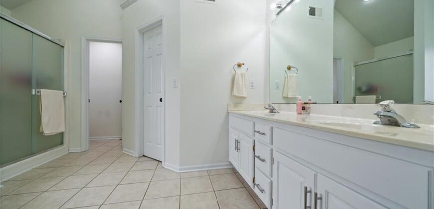 7418 N Sycamore Avenue, Kansas City, MO 64158