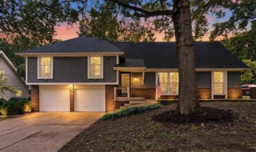 1001 Wyckwood Drive, Liberty, MO 64068