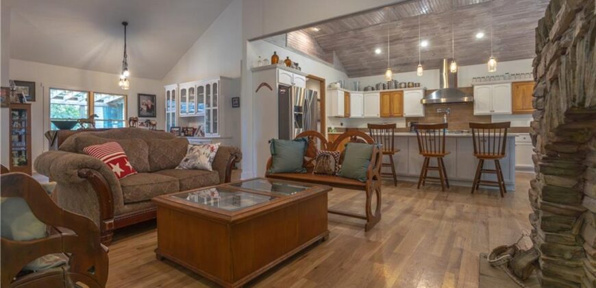 Francis Road, Kearney, MO 64060