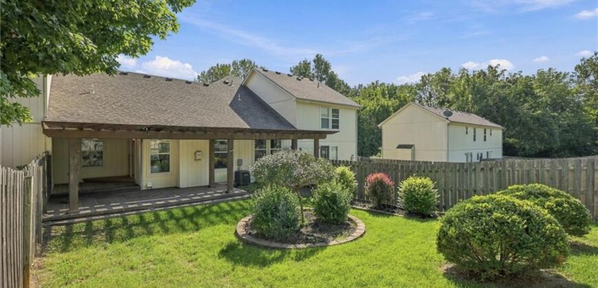 8310 N Barclay Circle, Kansas City, MO 64118