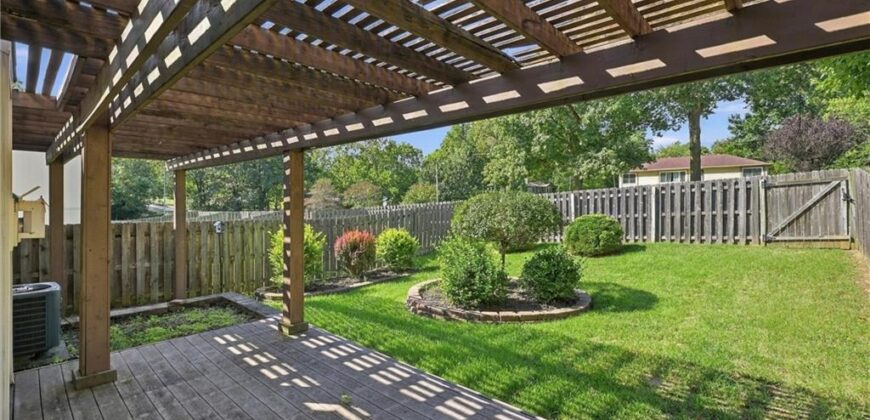 8310 N Barclay Circle, Kansas City, MO 64118