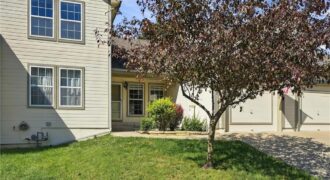 8310 N Barclay Circle, Kansas City, MO 64118